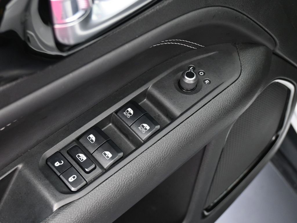 Used 2023 Jeep Compass Altitude image 16