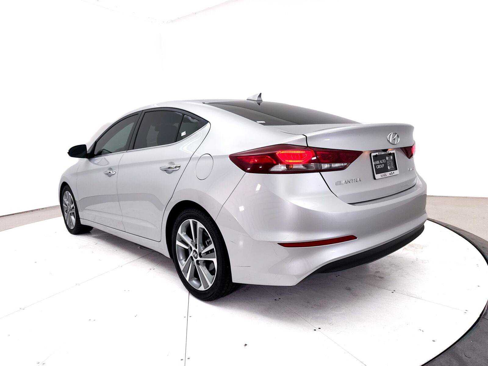 Used 2017 Hyundai Elantra Limited FWD image 15
