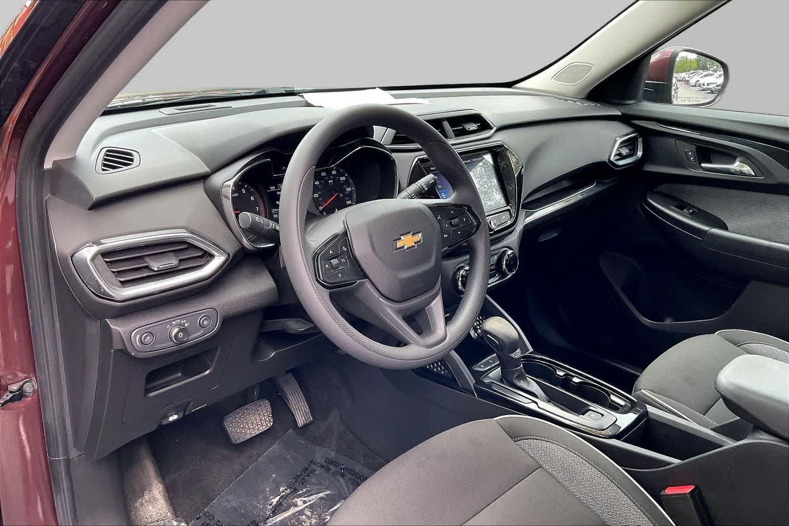 Used 2023 Chevrolet TrailBlazer LT w/ Convenience Package FWD image 14