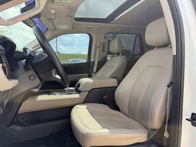 Used 2022 Ford Expedition Limited image 13