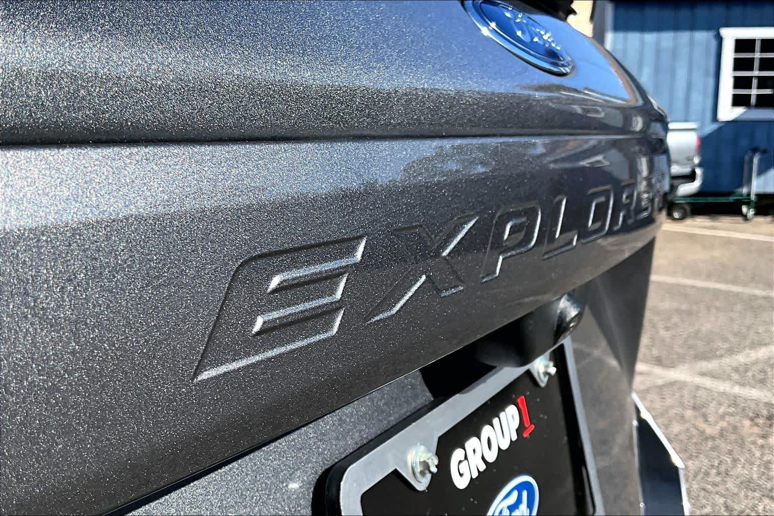 Used 2023 Ford Explorer XLT w/ Equipment Group 202A RWD image 10