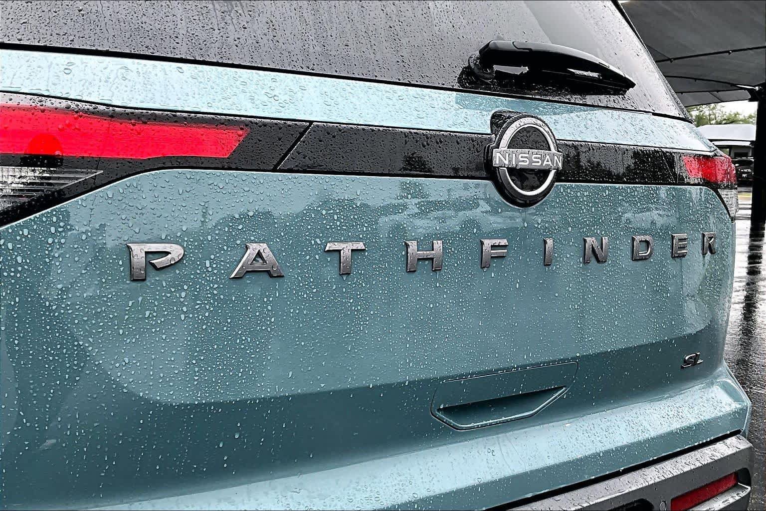New 2026 Nissan Pathfinder SL FWD image 15