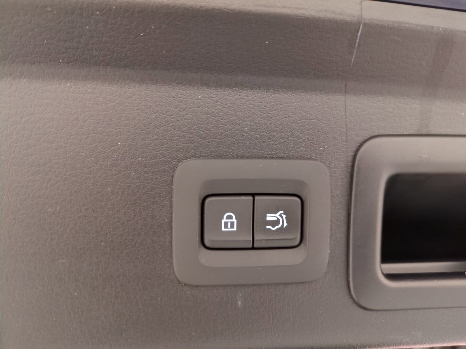 Used 2024 MAZDA CX-30 AWD 2.5 S w/ Premium Package image 13