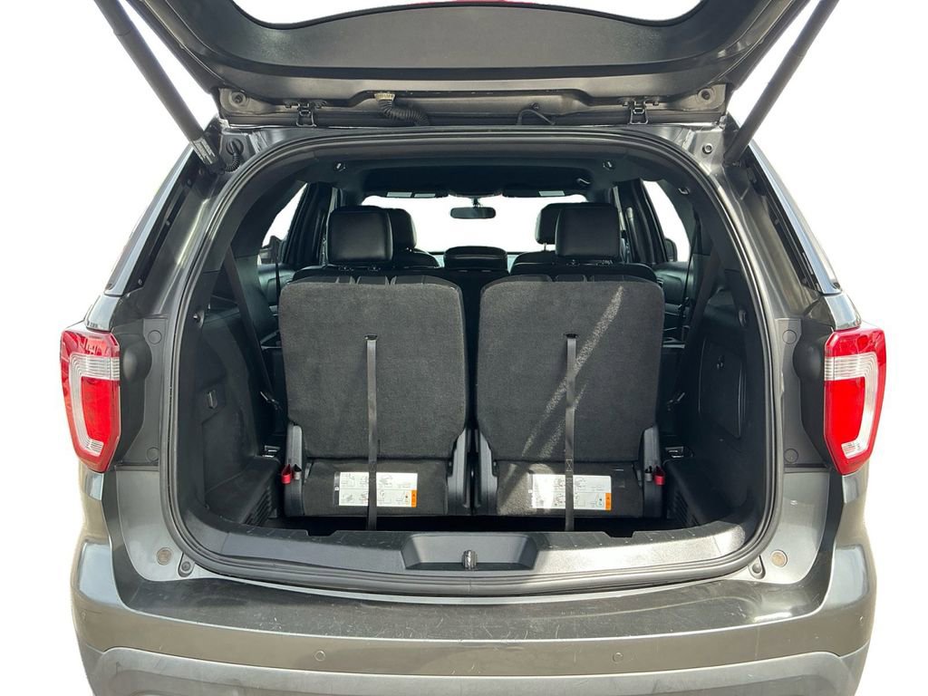 Used 2017 Ford Explorer XLT w/ Equipment Group 202A image 24