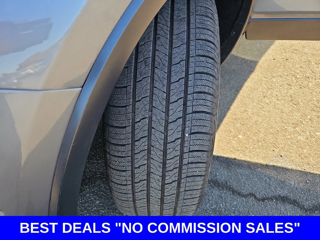 Used 2019 Buick Encore Sport Touring w/ Safety Package AWD/4WD image 33