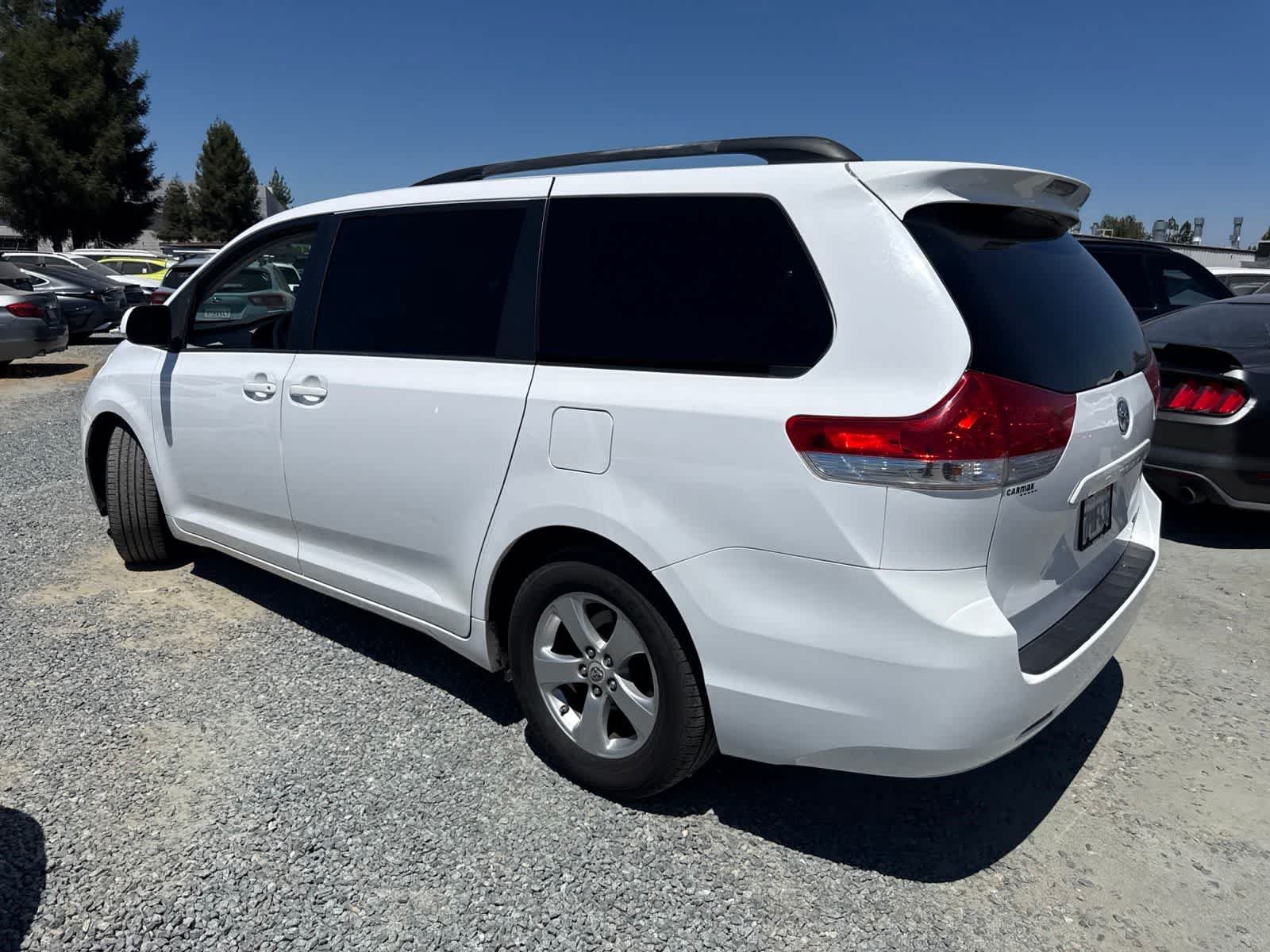 Used 2012 Toyota Sienna LE FWD image 5