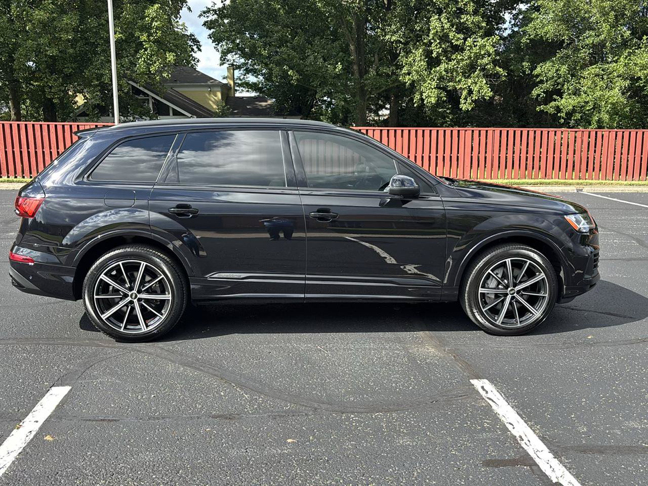Used 2021 Audi Q7 3.0T Premium Plus w/ Premium Plus Package AWD/4WD image 8