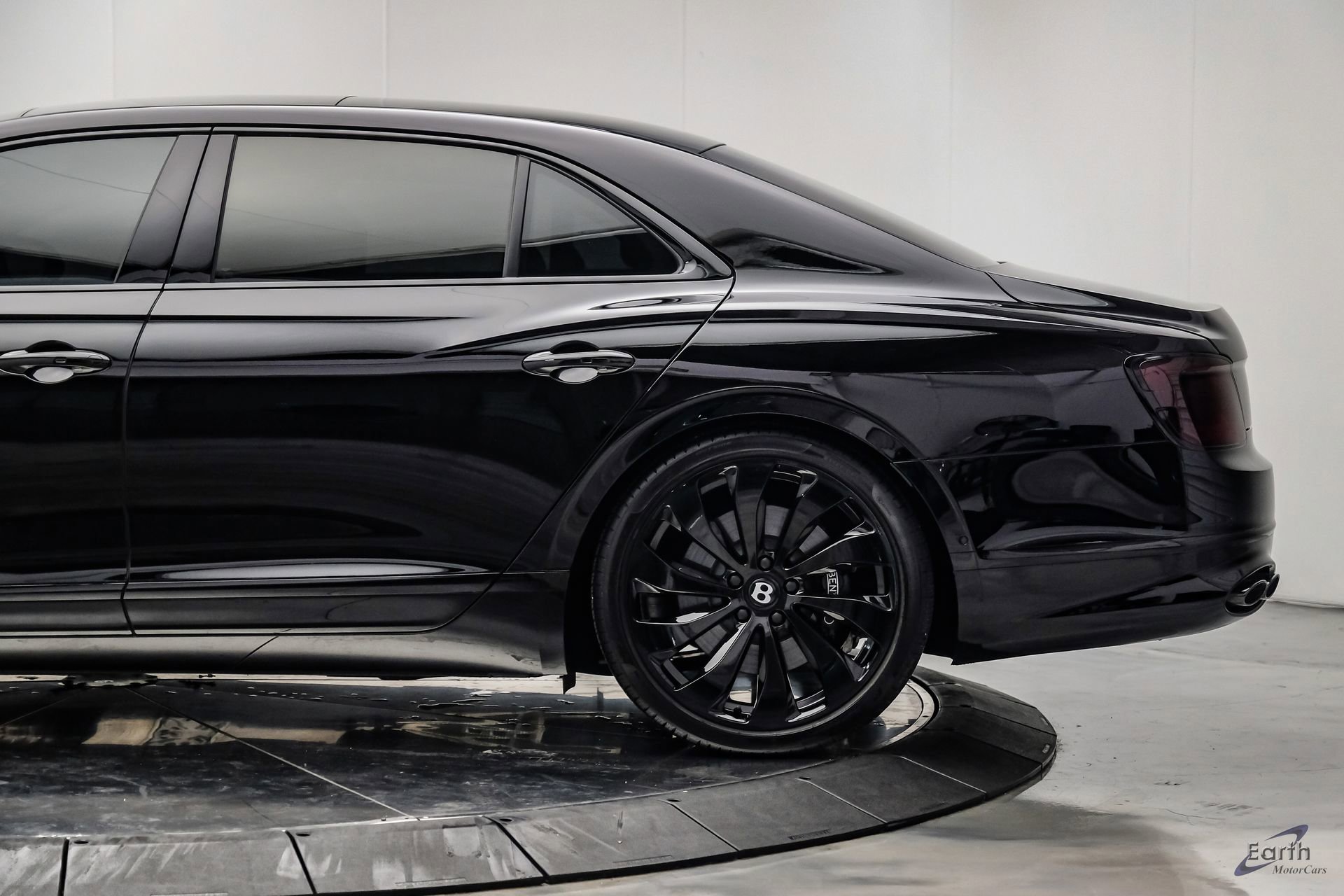 Used 2022 Bentley Flying Spur V8 AWD/4WD image 9