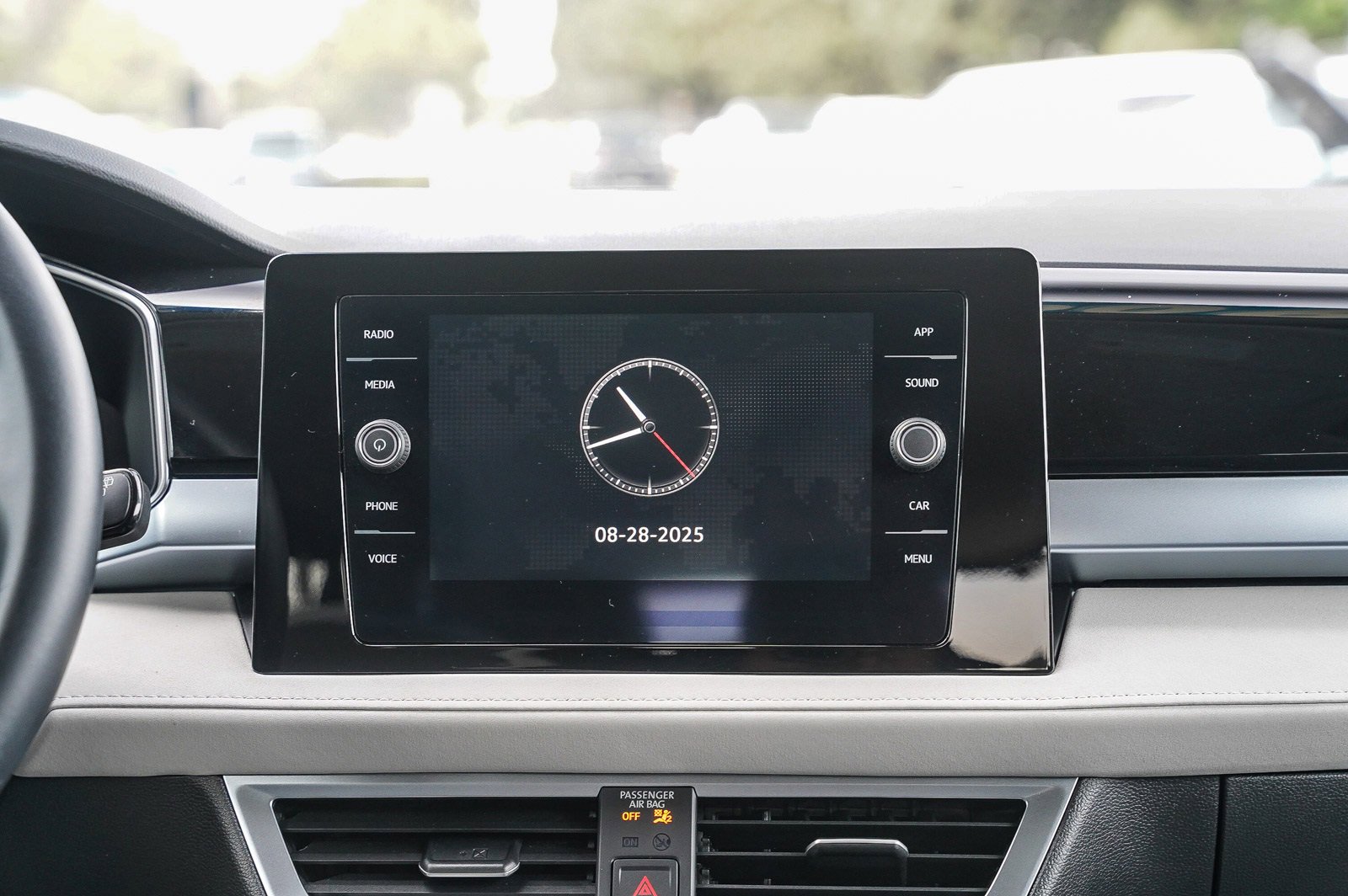 Certified 2025 Volkswagen Taos SE image 14