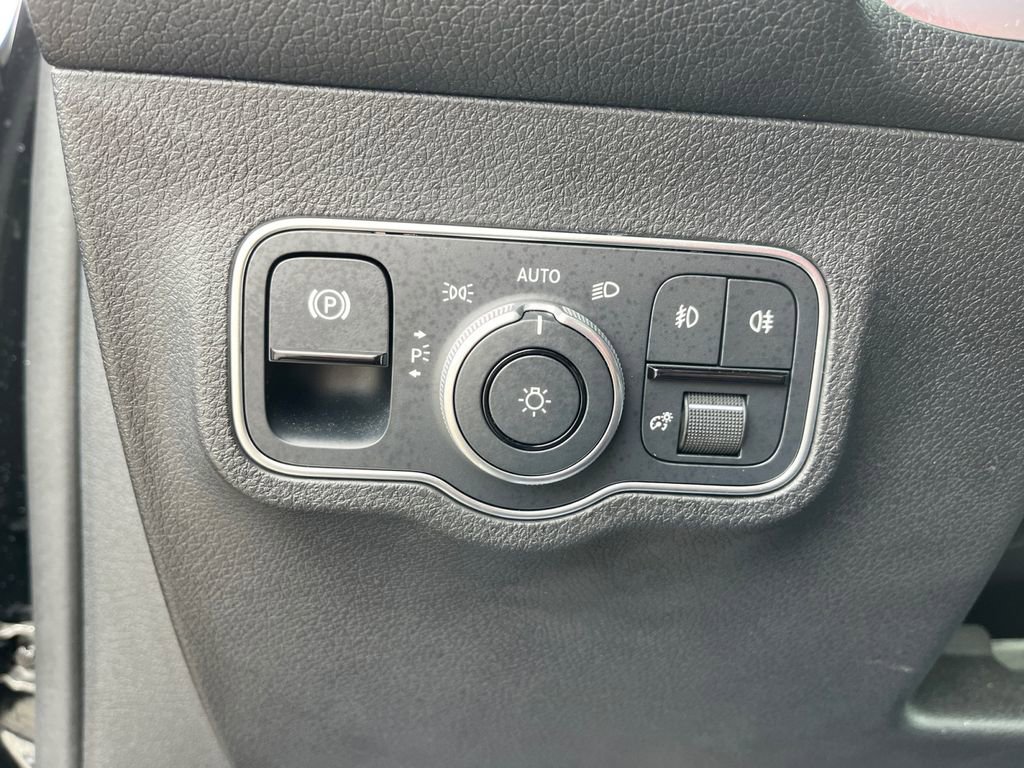 Certified 2023 Mercedes-Benz GLB 250 4MATIC image 25