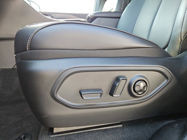 New 2025 Jeep Grand Cherokee Limited w/ Luxury Tech Group II image 32