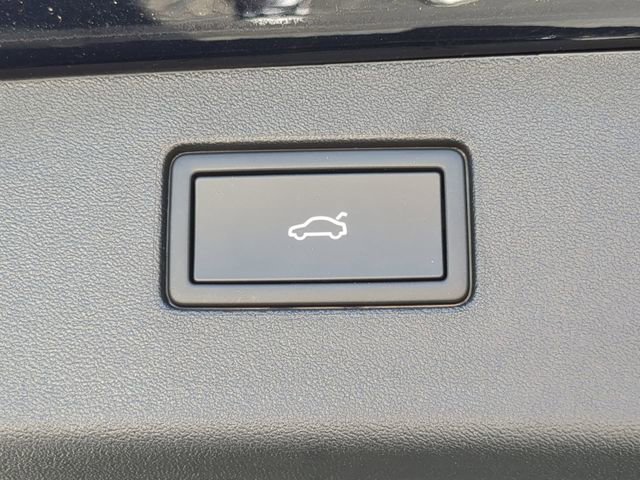 New 2026 Volkswagen Tiguan SEL R-Line image 10