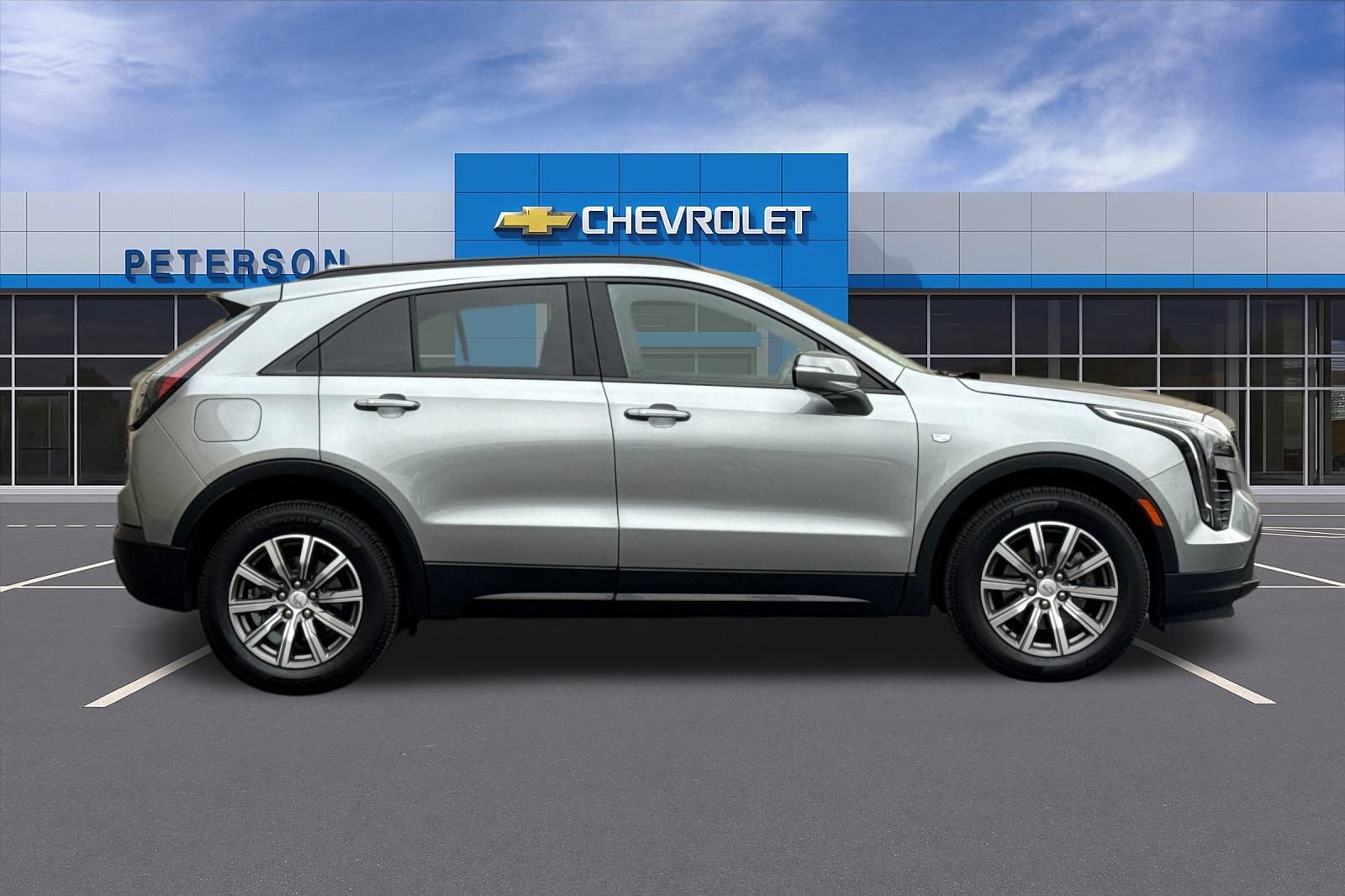 Used 2023 Cadillac XT4 Sport w/ Technology Package AWD/4WD image 3