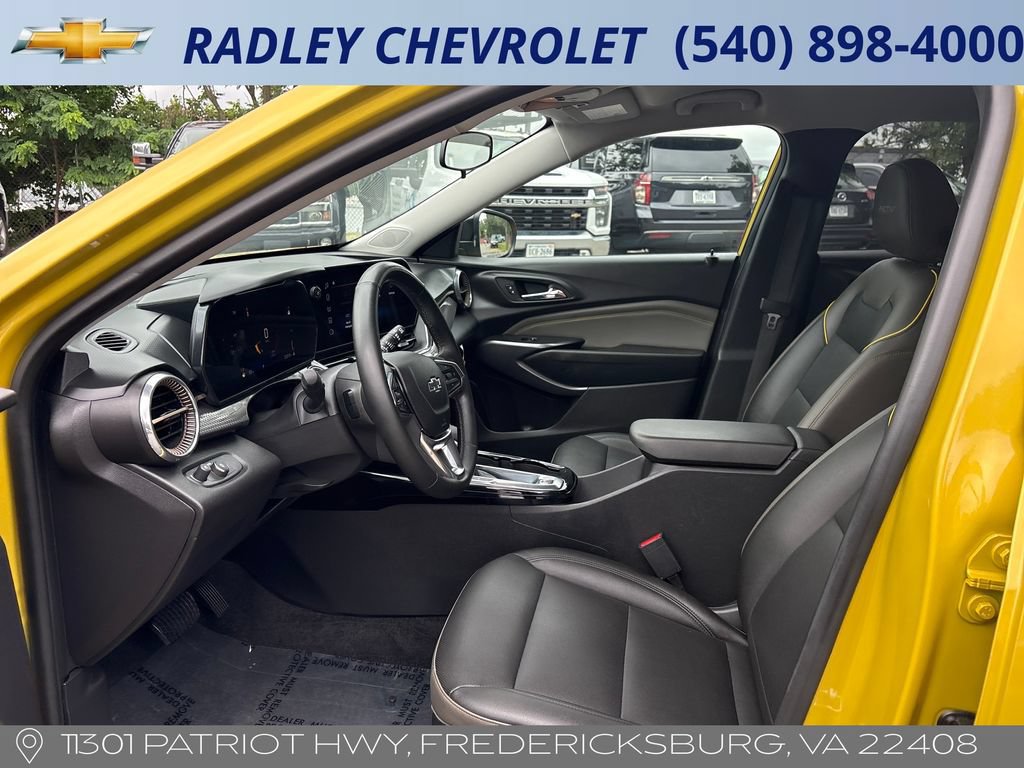 Used 2025 Chevrolet Trax ACTIV w/ Driver Confidence Package FWD image 3