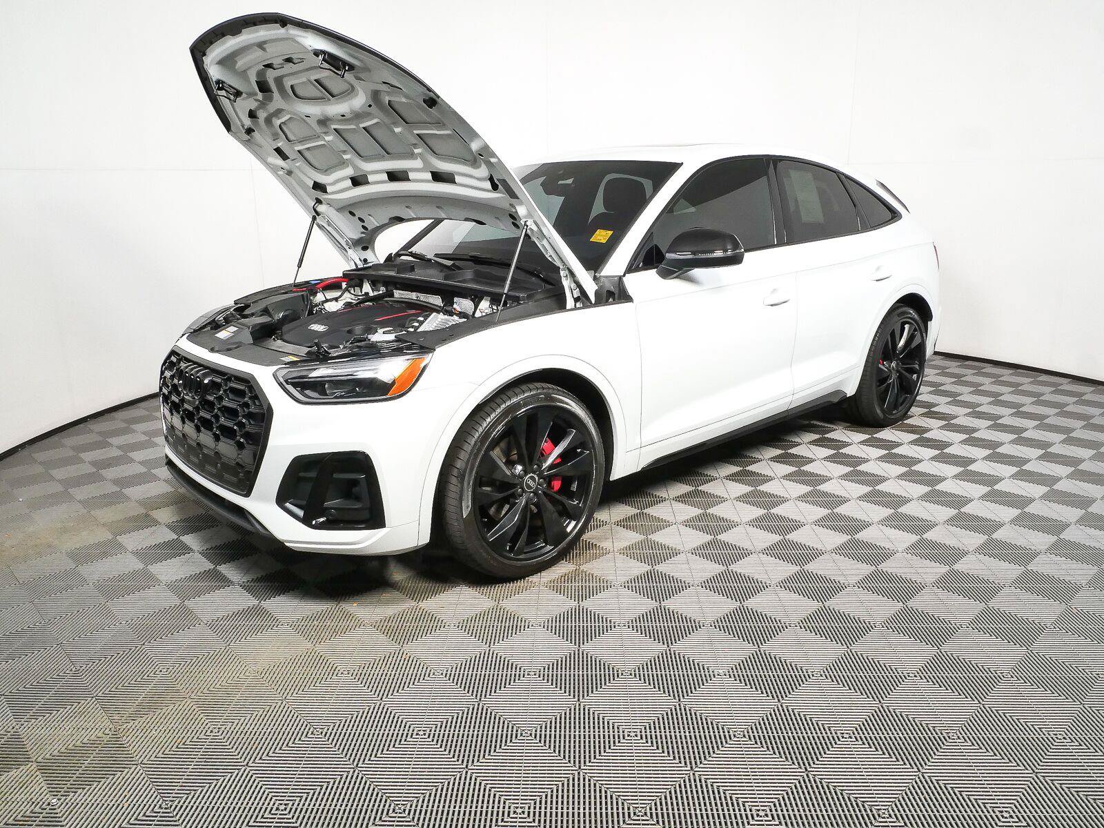 Used 2024 Audi SQ5 Premium Plus w/ S Sport Package AWD/4WD image 36