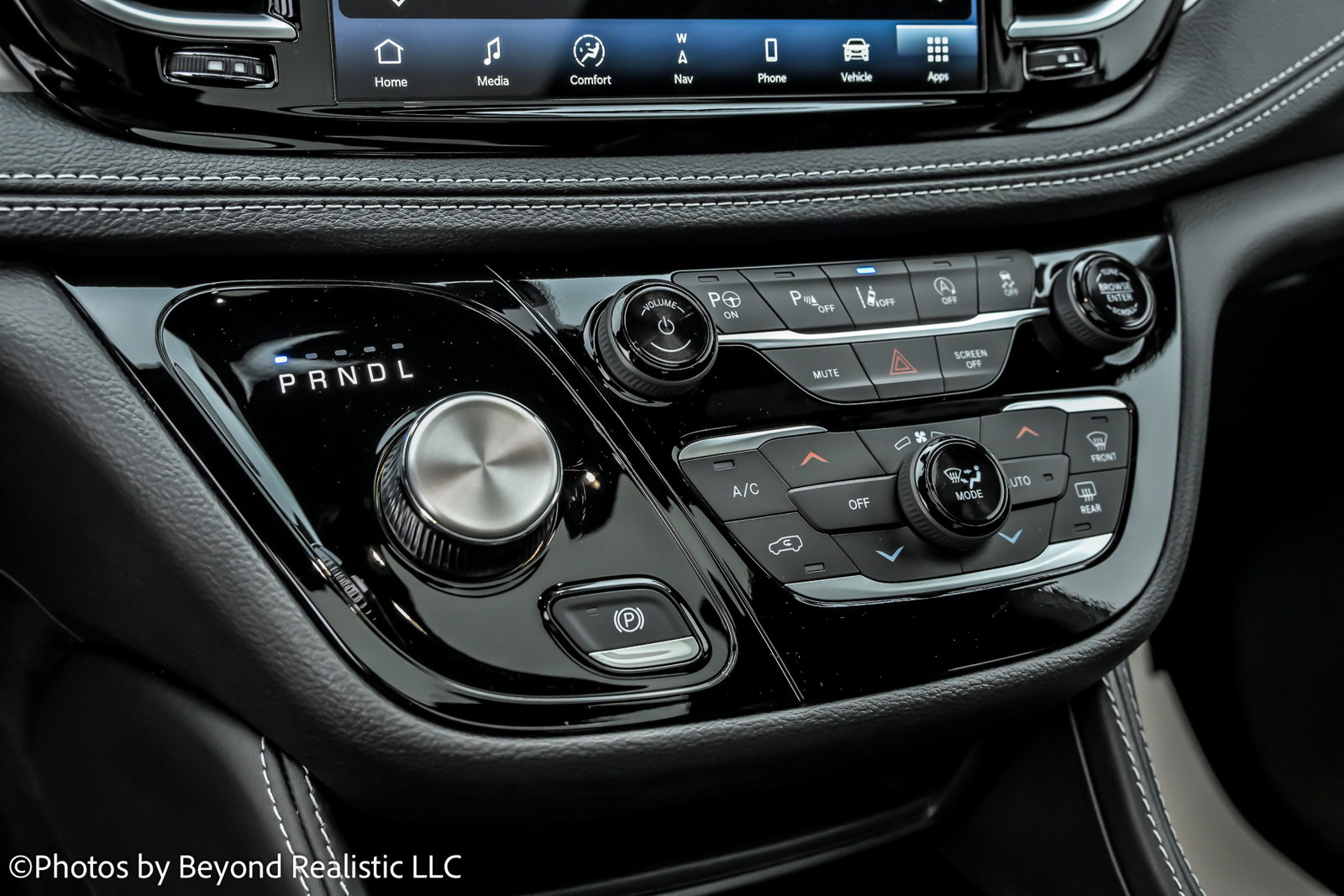 Used 2024 Chrysler Pacifica Limited w/ S Appearance Package image 43