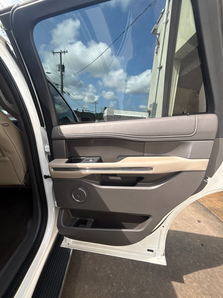 Used 2020 Ford Expedition XLT w/ Equipment Group 202A RWD image 23