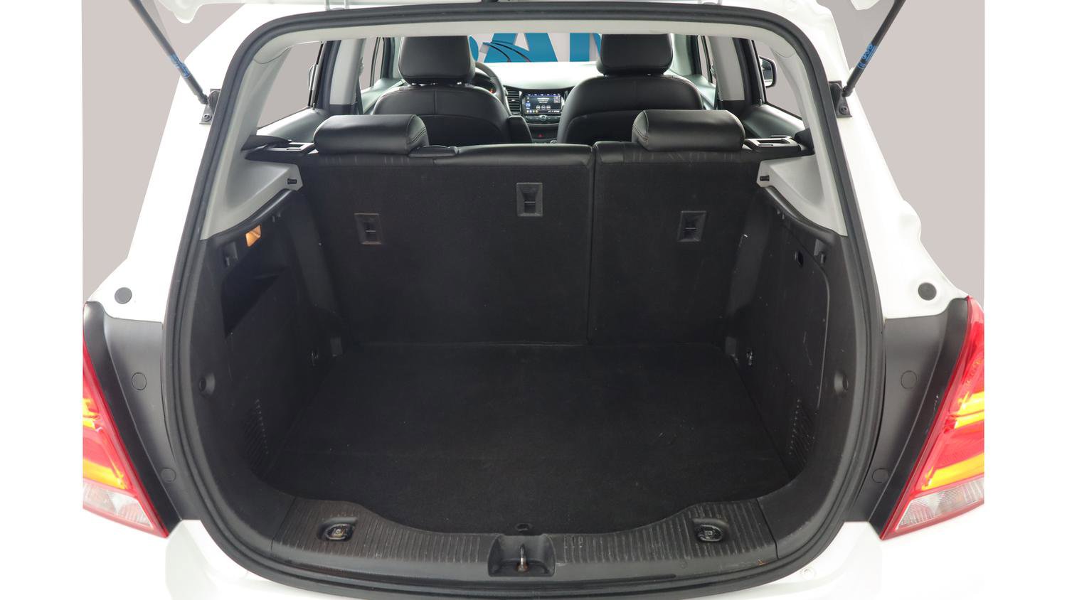 Used 2019 Chevrolet Trax LT w/ LT Convenience Package image 28