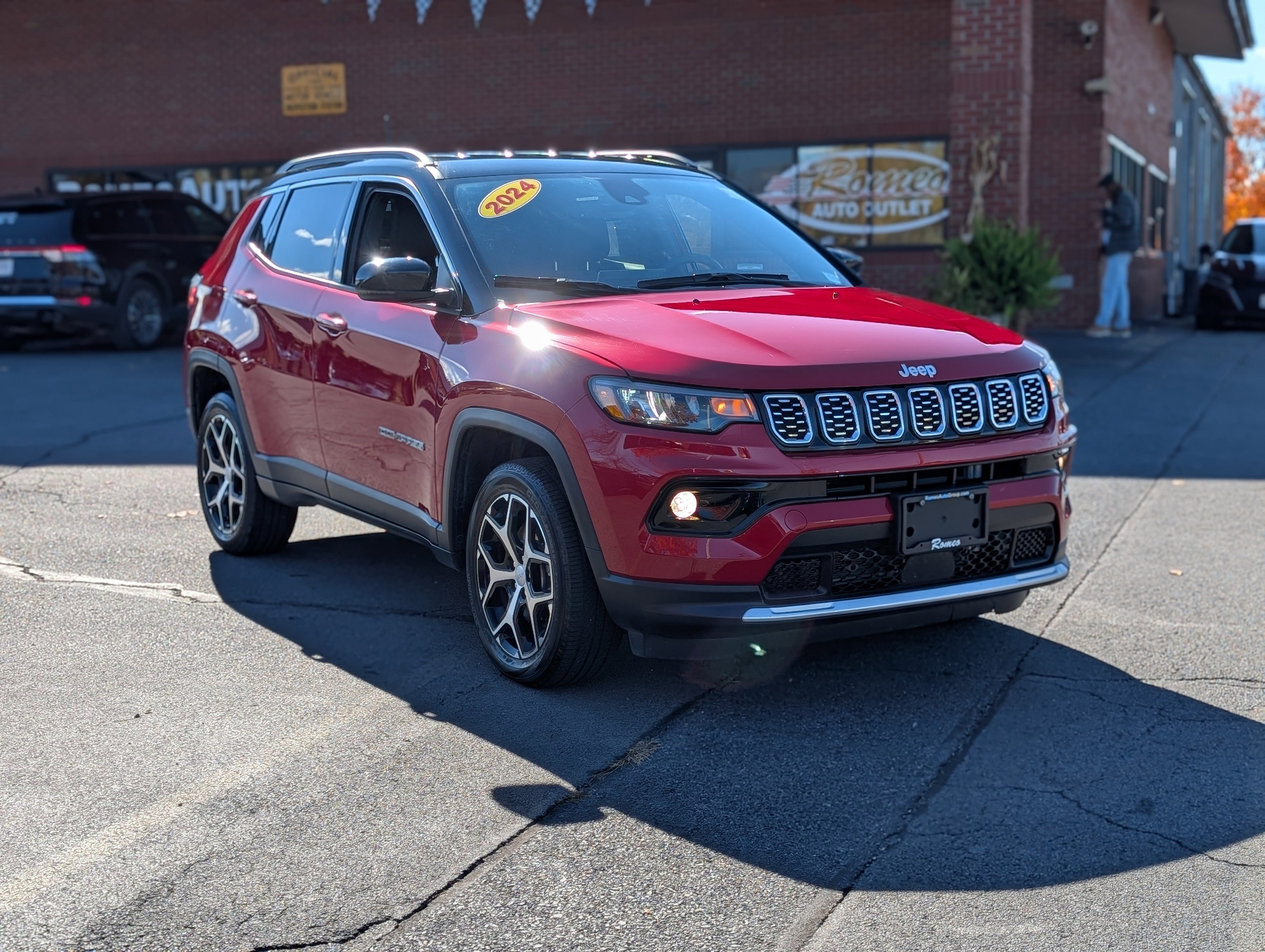 Used 2024 Jeep Compass Limited image 13