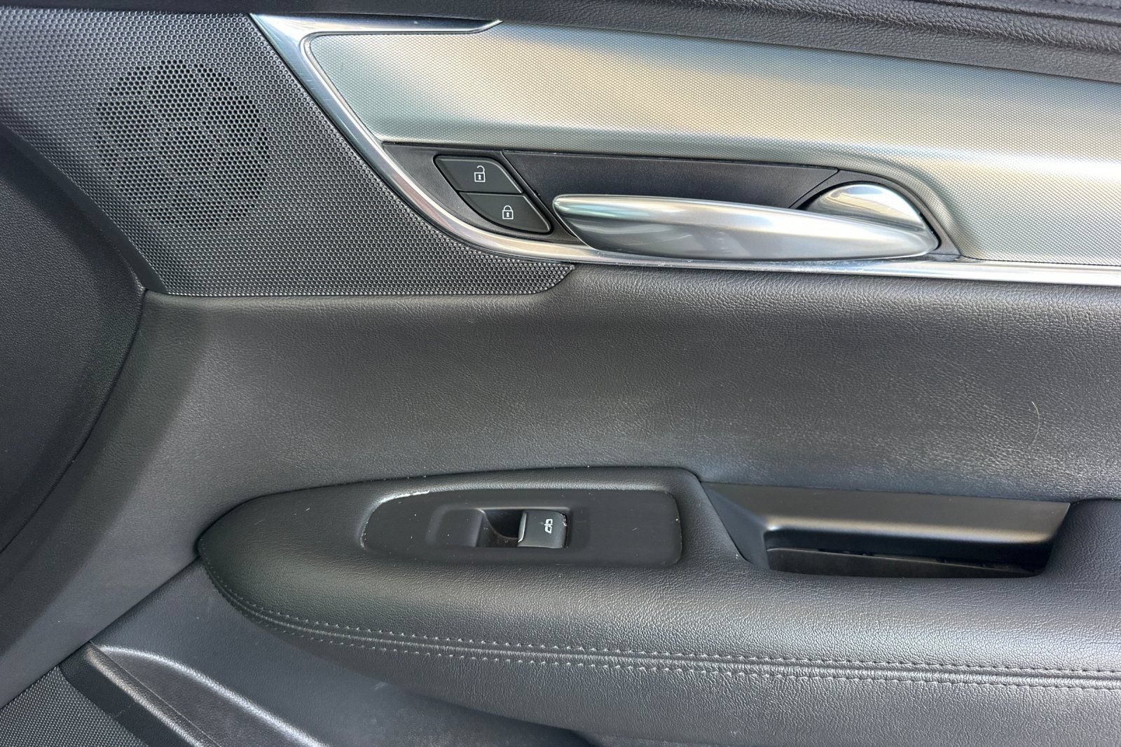 Certified 2019 Cadillac XT5 Luxury w/ Sport Package FWD image 22