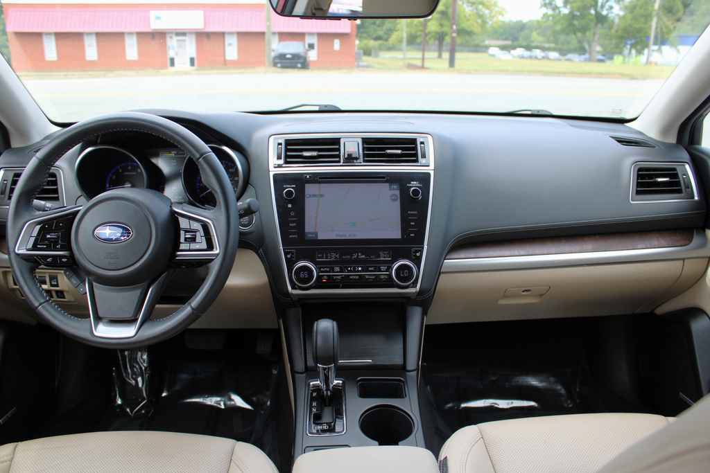 Used 2018 Subaru Outback 2.5i Limited AWD/4WD image 11