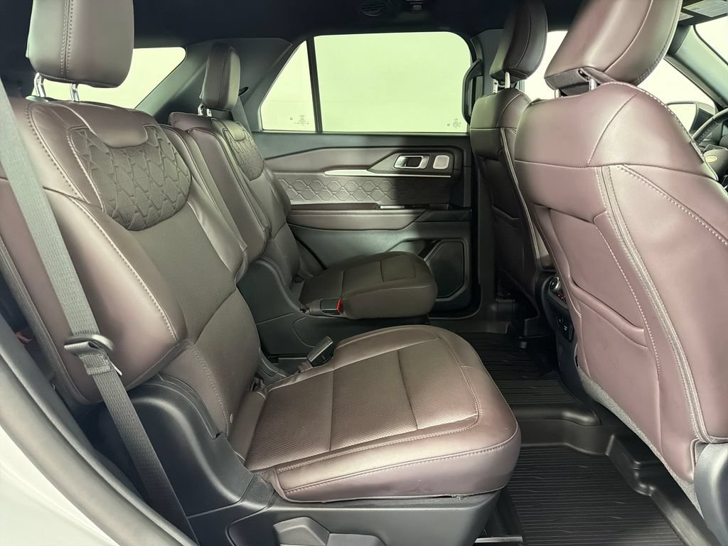 Used 2025 Ford Explorer Platinum w/ Ultimate Package AWD/4WD image 21