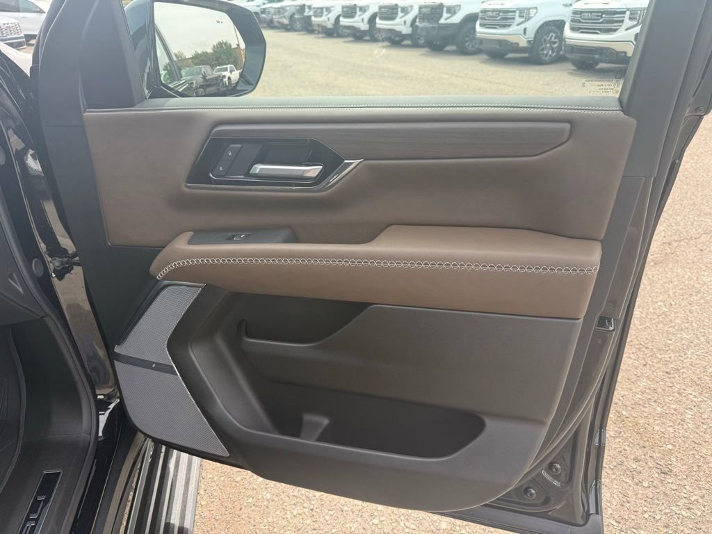 Used 2026 GMC Yukon Denali Ultimate w/ LPO, Floor Liner Package AWD/4WD image 16