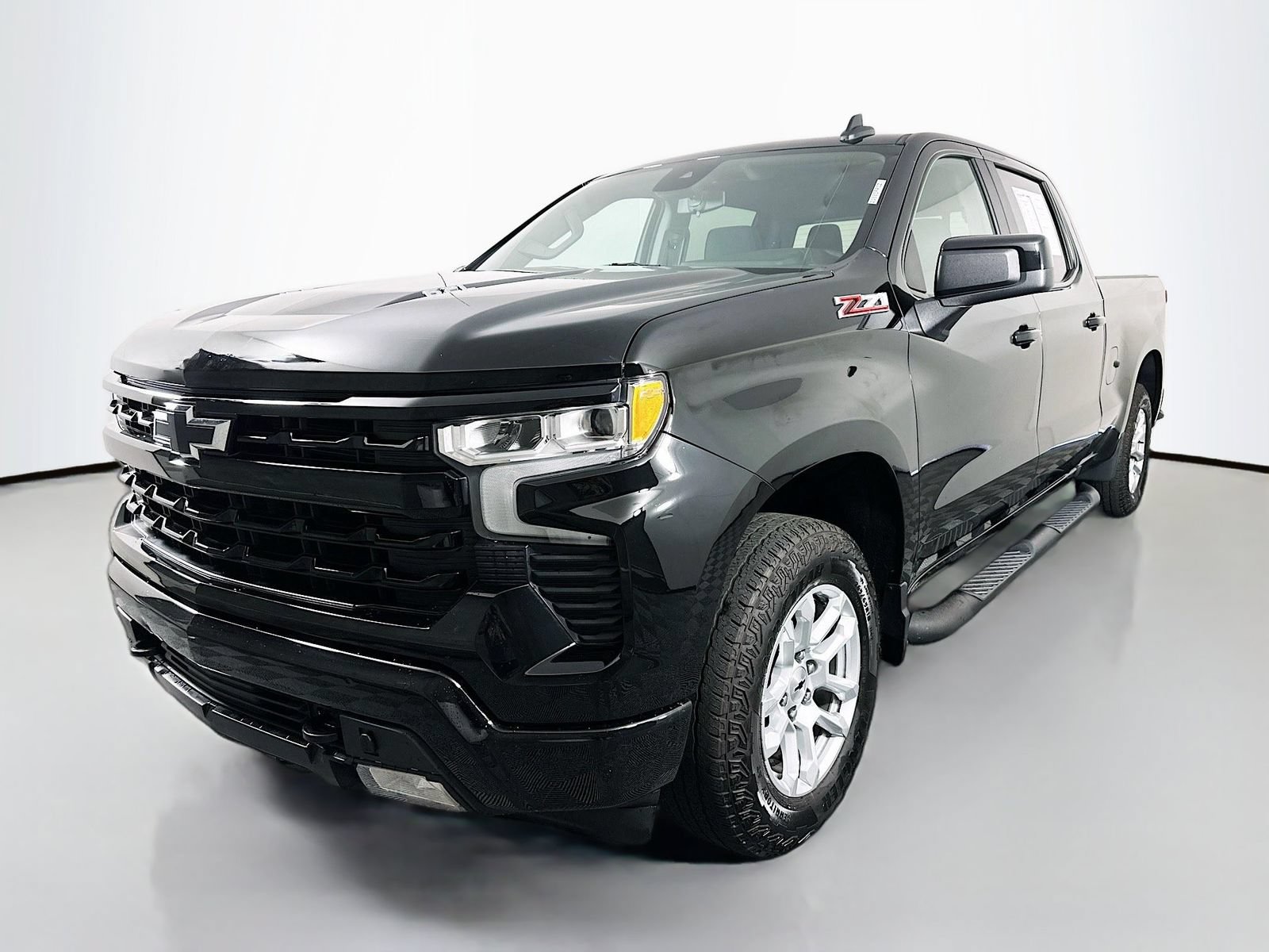 Used 2022 Chevrolet Silverado 1500 RST w/ Convenience Package II AWD/4WD image 3