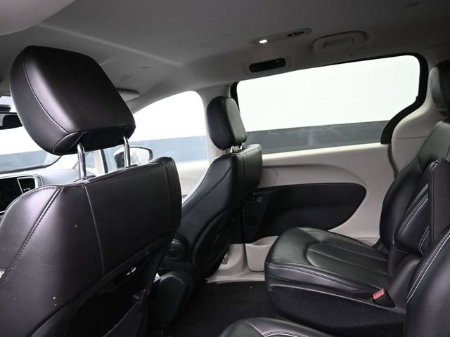 Used 2024 Chrysler Pacifica Limited FWD image 19