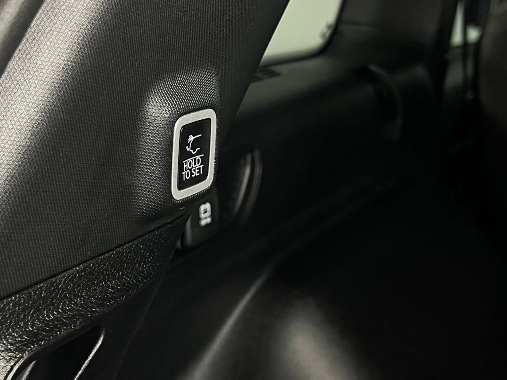 Used 2025 Jeep Grand Cherokee Altitude image 28