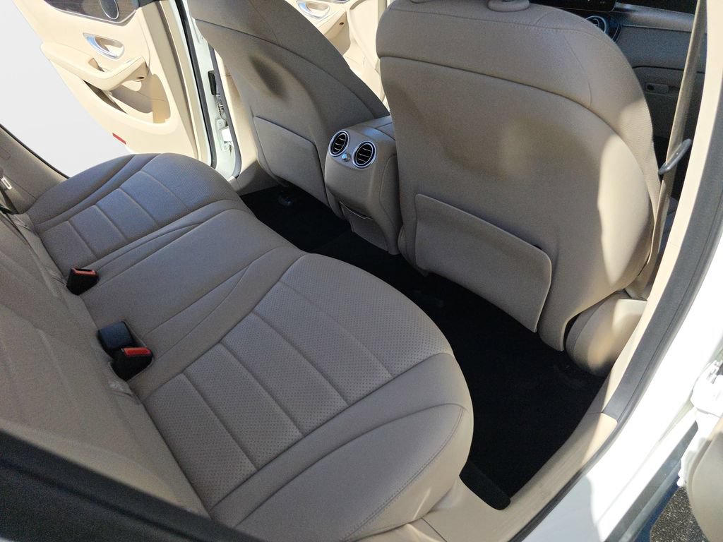 Used 2022 Mercedes-Benz GLC 300 4MATIC image 13