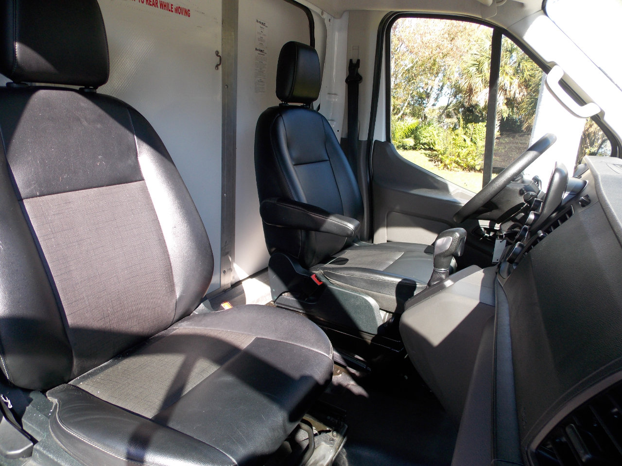 Used 2022 Ford Transit 350 DRW RWD image 2