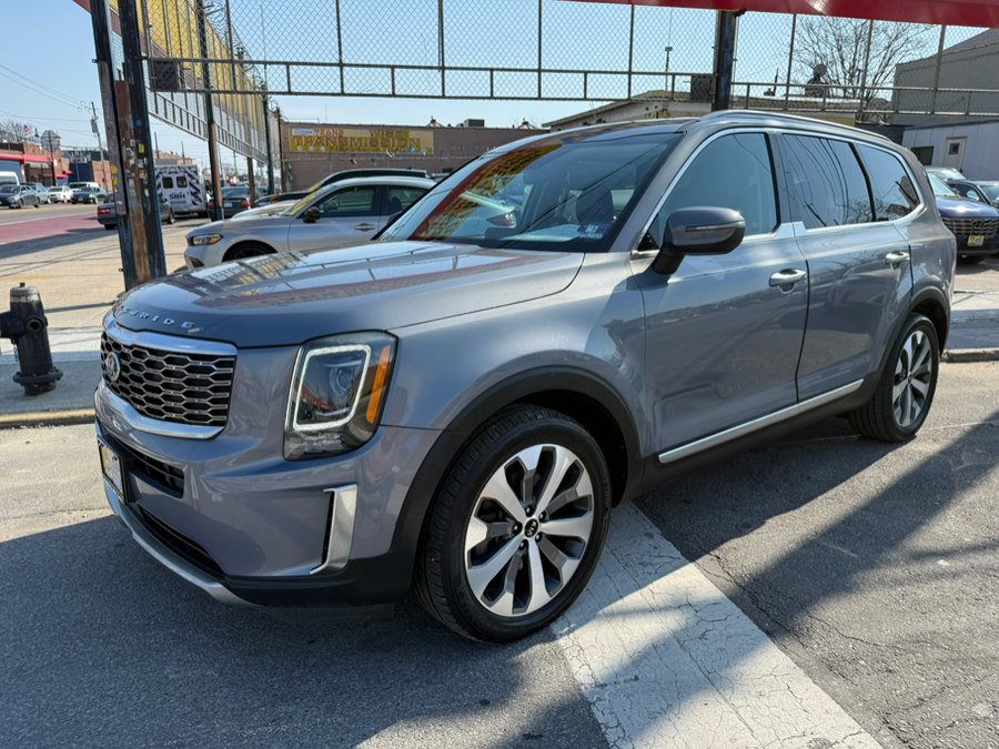 Used 2020 Kia Telluride S w/ S 8 Passenger Seating Package AWD/4WD image 3
