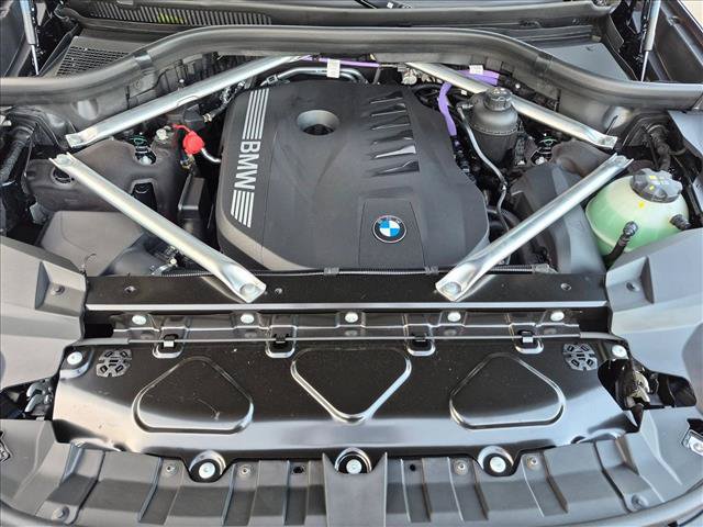 Used 2027 BMW X7 xDrive40i w/ M Sport Package AWD/4WD image 19