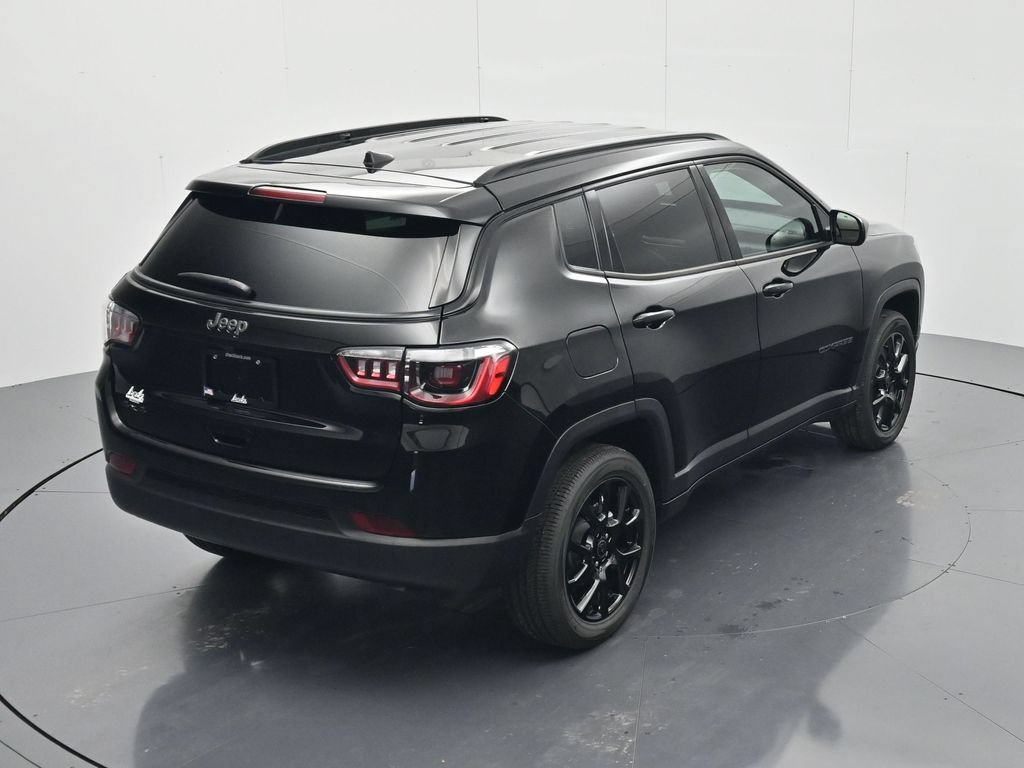 New 2026 Jeep Compass Latitude AWD/4WD image 32