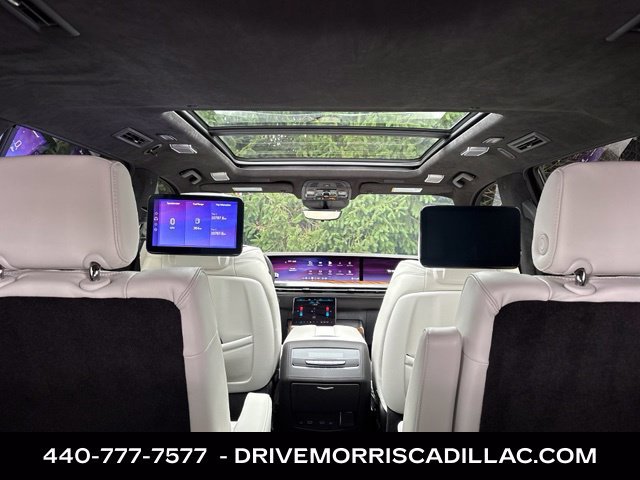 Certified 2025 Cadillac Escalade Sport Platinum w/ LPO, ONYX Package AWD/4WD image 8