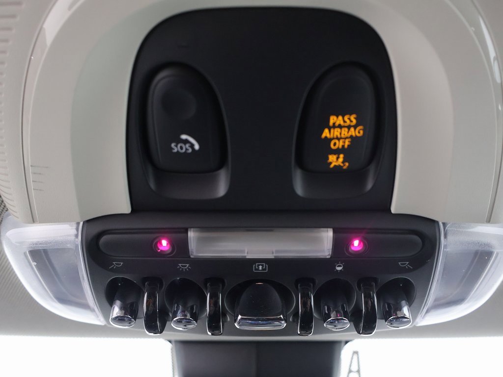 Used 2020 MINI Cooper 2-Door Hardtop w/ Storage Package image 8