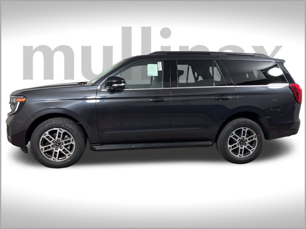 New 2026 Ford Expedition Active RWD image 9