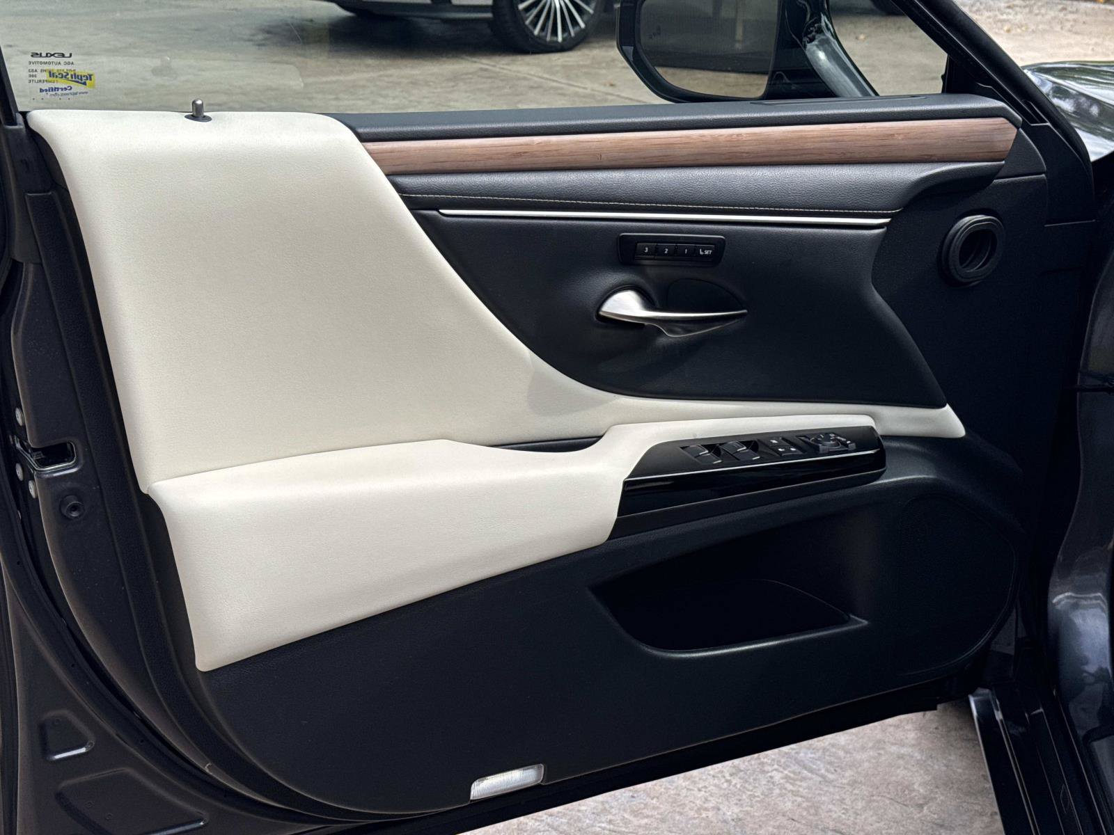 Certified 2024 Lexus ES 350 w/ Premium Package FWD image 11
