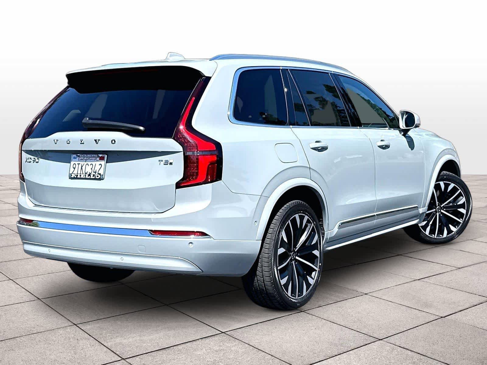 Used 2025 Volvo XC90 T8 Ultra w/ Protection Package Premier AWD/4WD image 16