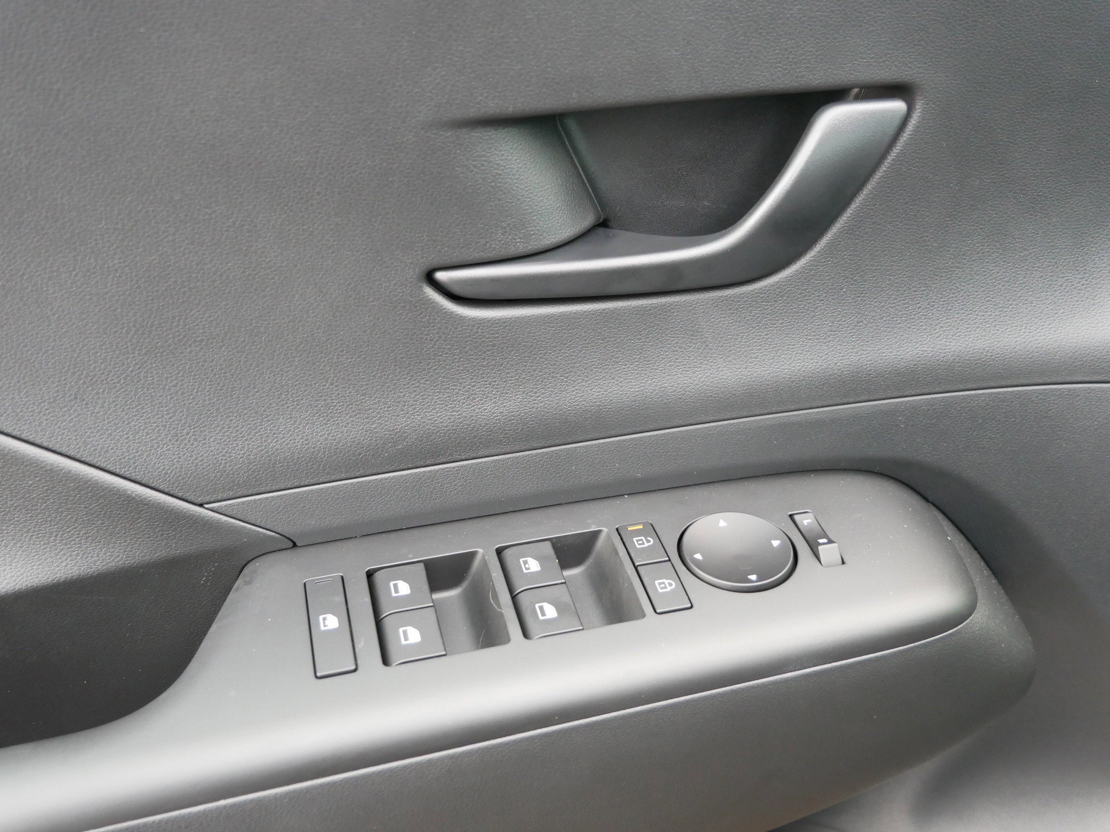 New 2025 Hyundai Kona SEL image 12