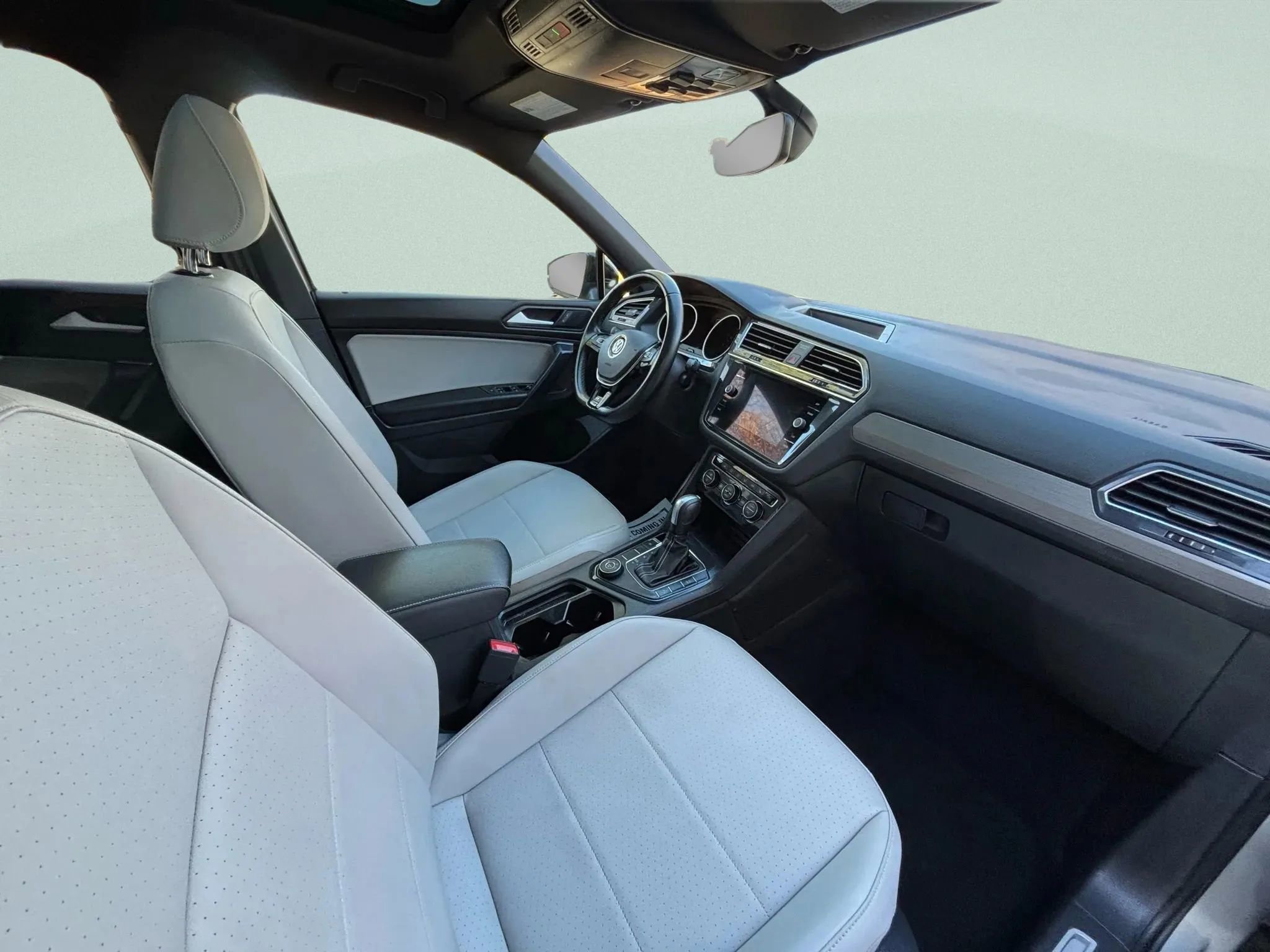 Used 2021 Volkswagen Tiguan SE R-Line w/ 3rd Row Seat Package image 19