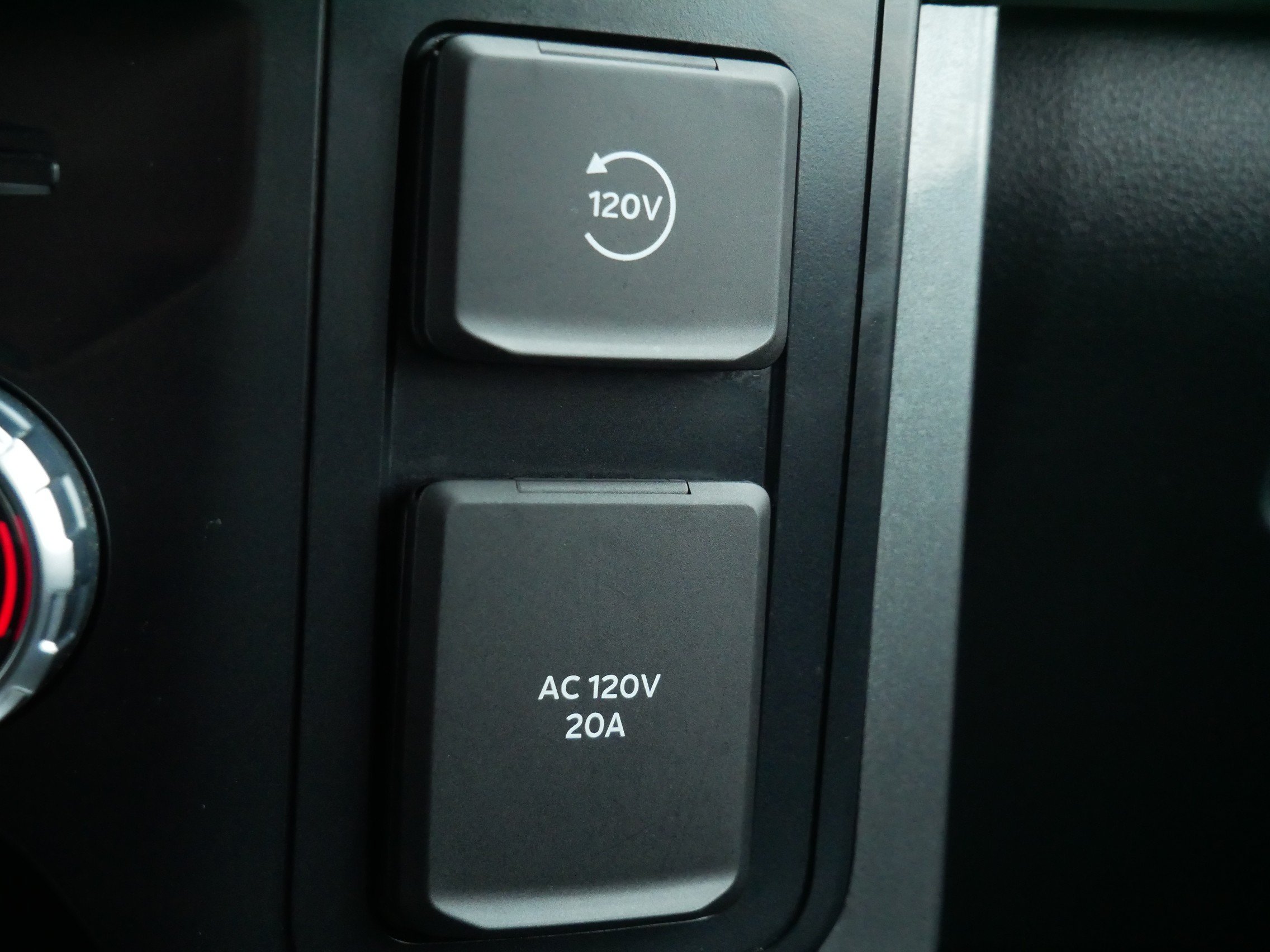 Used 2023 Ford F150 Lariat w/ Equipment Group 502A High AWD/4WD image 17