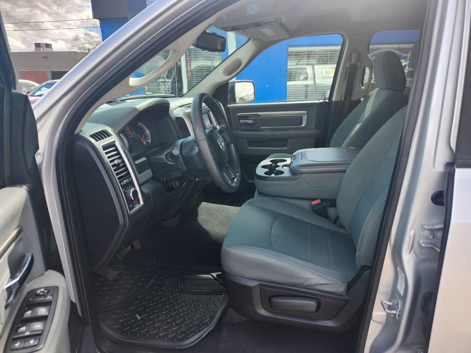 Used 2015 RAM 1500 Classic SLT image 18