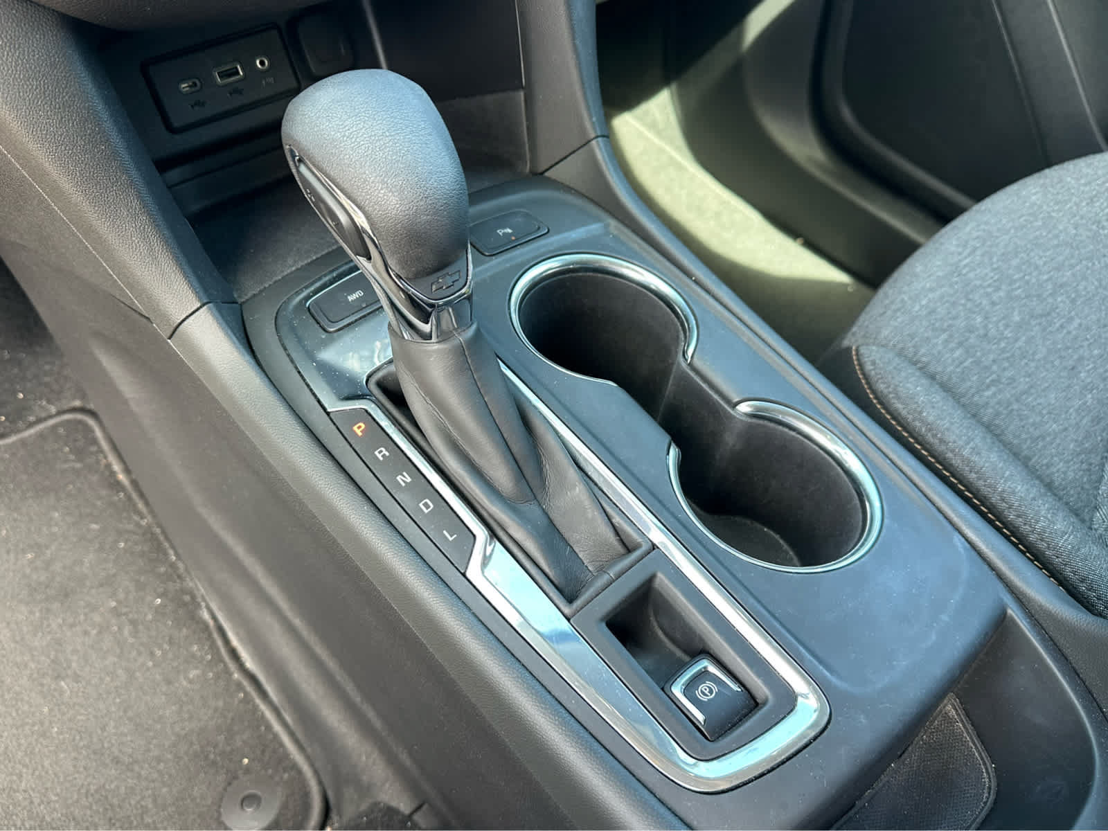 Used 2023 Chevrolet Equinox LT AWD/4WD image 14