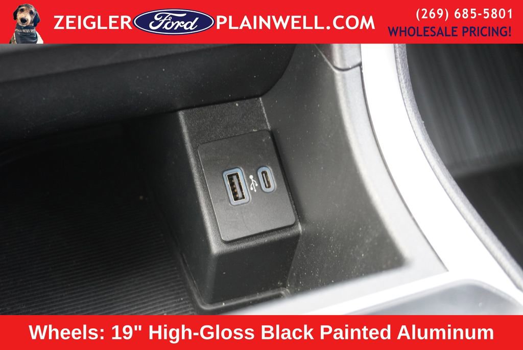 Used 2023 Ford Edge SE w/ Black Appearance Package image 20