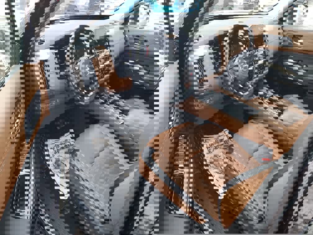 Used 2022 Nissan Pathfinder Platinum w/ Cargo Package image 12