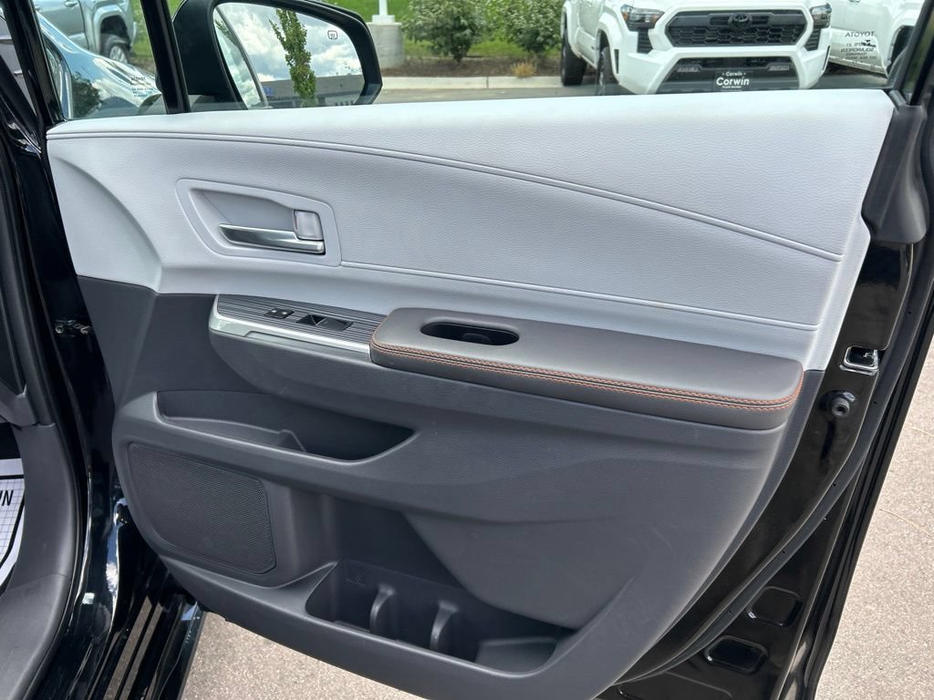 Used 2023 Toyota Sienna XSE w/ XSE Plus Package AWD/4WD image 9