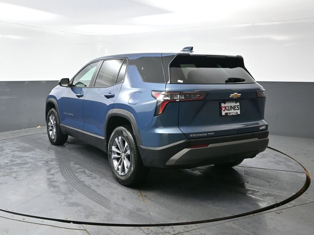 Used 2025 Chevrolet Equinox LT AWD/4WD image 12
