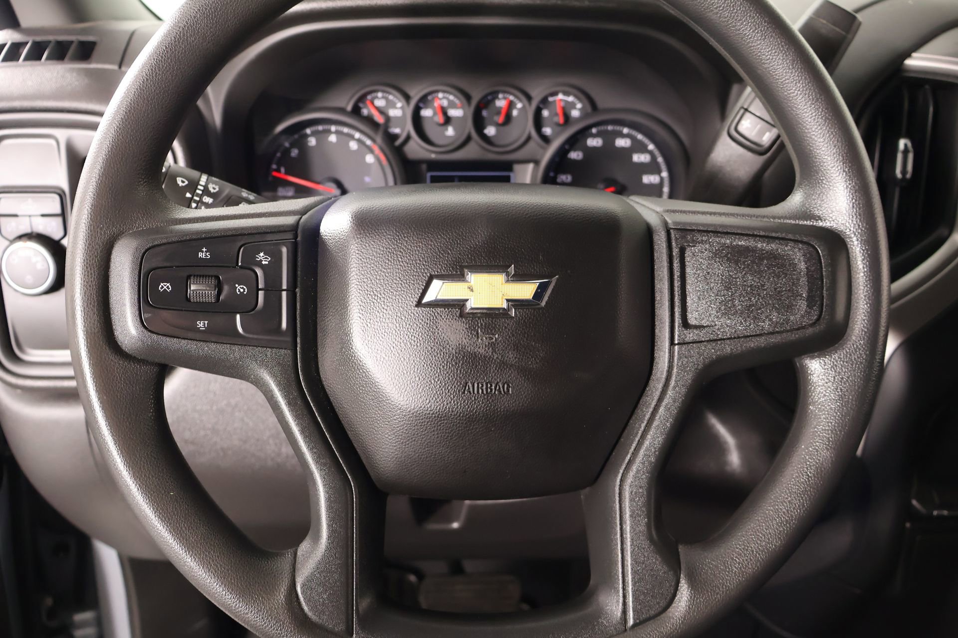 Used 2025 Chevrolet Silverado 1500 Custom RWD image 3